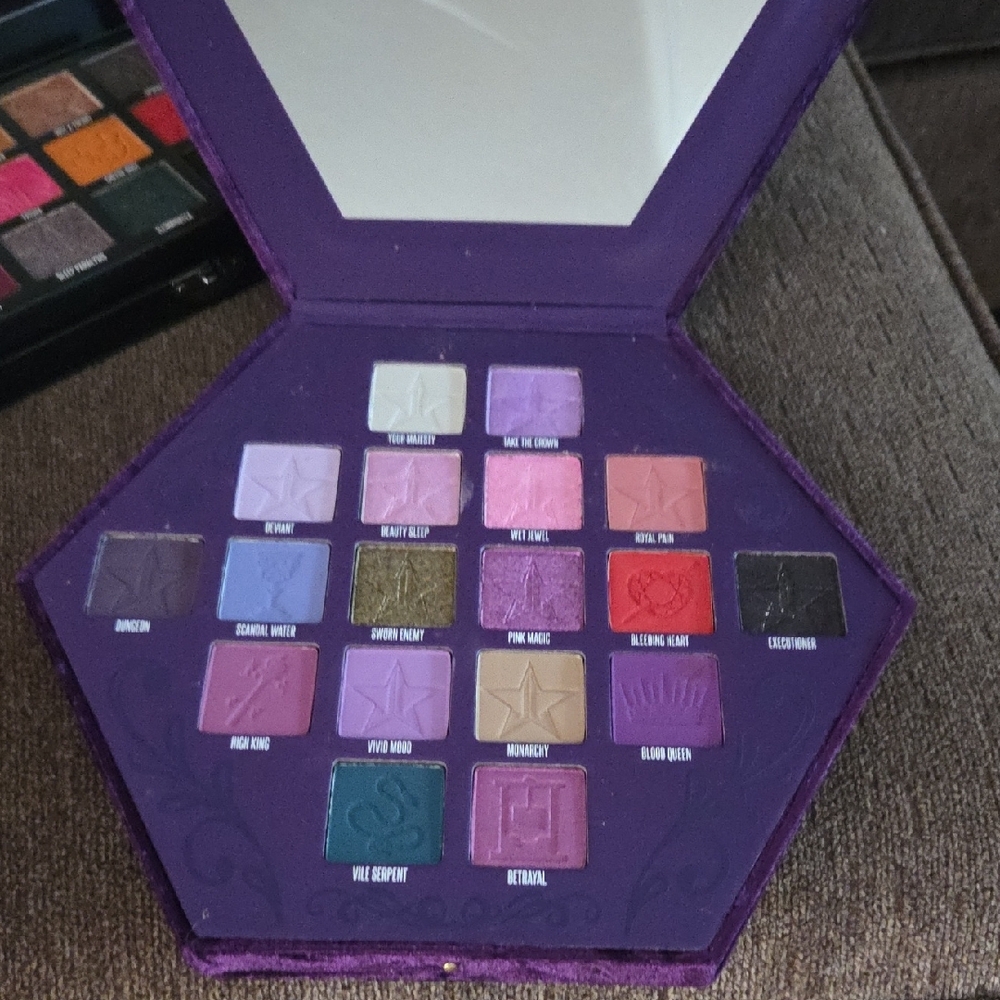 Jeffree Star Colorful Palette Set with Purple and Blue - Picture 3 of 8